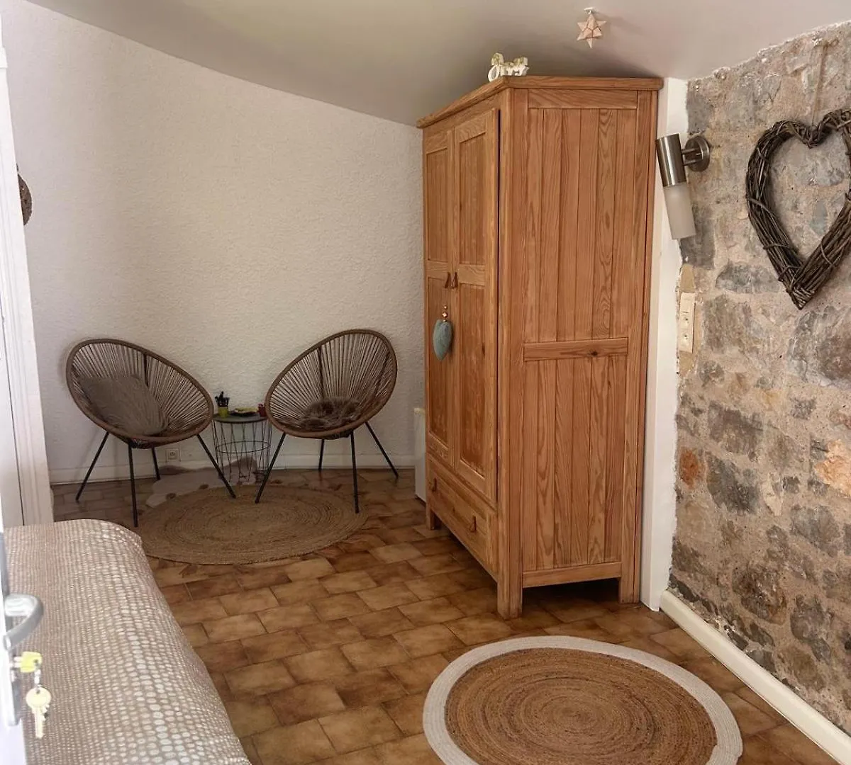 ベッド・アンド・ブレックファスト Chambre En Bordure D'Aveyron サン・タントナン